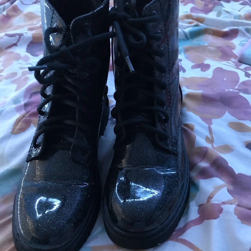 boots - Picture 3 of 3